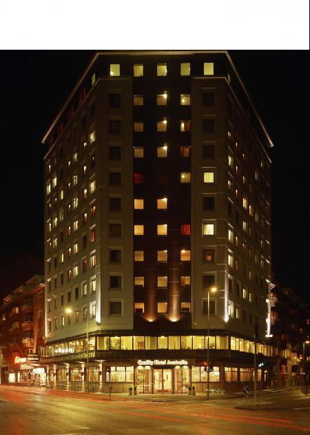 Hotel Australia