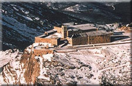 Hospedería del Santuario de la Virgen de la Peña de Francia Hospedería del Santuario de la Virgen de la Peña de Francia