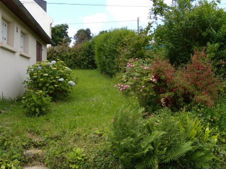 Maison dans jardin calme Maison dans jardin calme