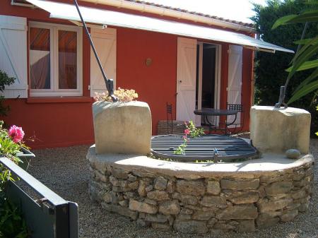 La Cour Au Jasmin