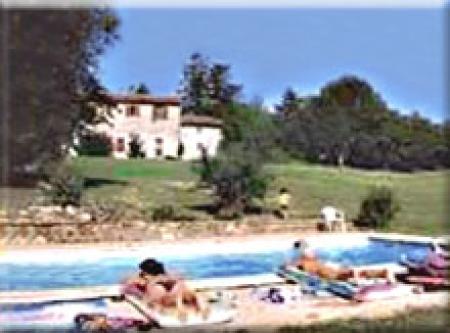 Gîtes - Les Juliannes - La Pierre Étoilée (4 ch - 2 SdB - 9 pers) et La Bergerie (2 ch - 1SdB - 5 pers) Gîtes - Les Juliannes - La Pierre Étoilée (4 ch - 2 SdB - 9 pers) et La Bergerie (2 ch - 1SdB - 5 pers)