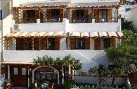 Amorani Studios hotel, Andros rooms, Ανδρος Μπατσι ενοικιαζομενα δωματια, Andros apartments for rent
