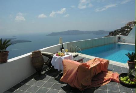 Aeolos Studios & Suites