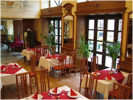 Vörös Postakocsi Restaurant