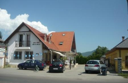 János Vitéz Restaurant and Pension