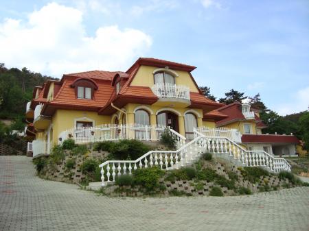 STAR VILLA