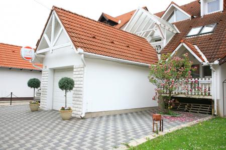 Emma-Harkány Apartman