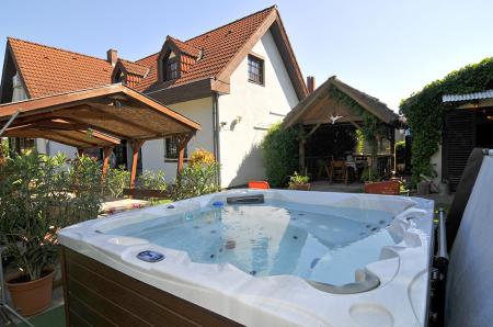 Lidó Wellness és Bor Villa