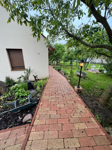 Béke szigete / szoba a tónál