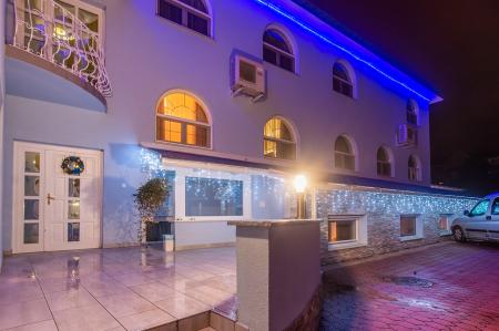 ٭٭٭٭Márvány Panzió