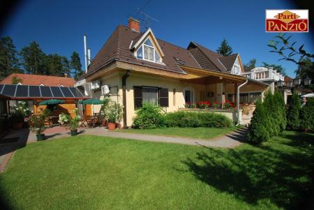 Parti Panzió és apartmanok