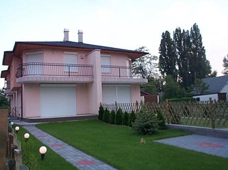 ZAMÁRDI APARTMANHÁZ ZAMÁRDI APARTMANHÁZ