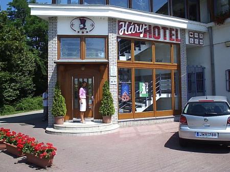 Háry Hotel