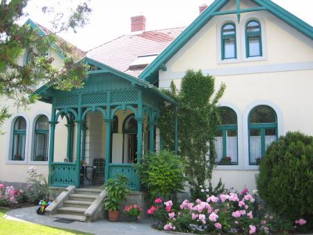 Két Lotti Villa - Gyógypanzió