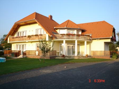 Balaton Apartmanház Balaton Apartmanház