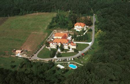 Cseri Castle Kft. Cseri Castle Kft.