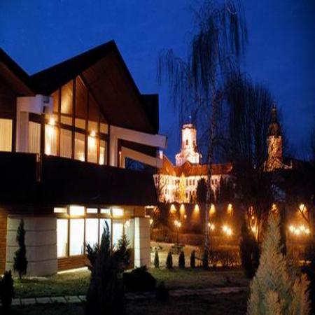 Arany Szarvas Fogadó és Captain Drakes Pub