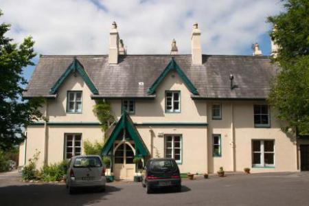 Robin Hill House (Heriatge B&B and Party Venue)