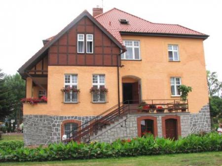 OLIVIA rooms and a restaurant by the sea