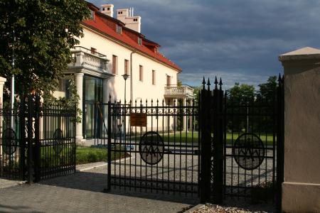 Dom Rekolekcyjny Św. Norberta, Klasztor w Hebdowie