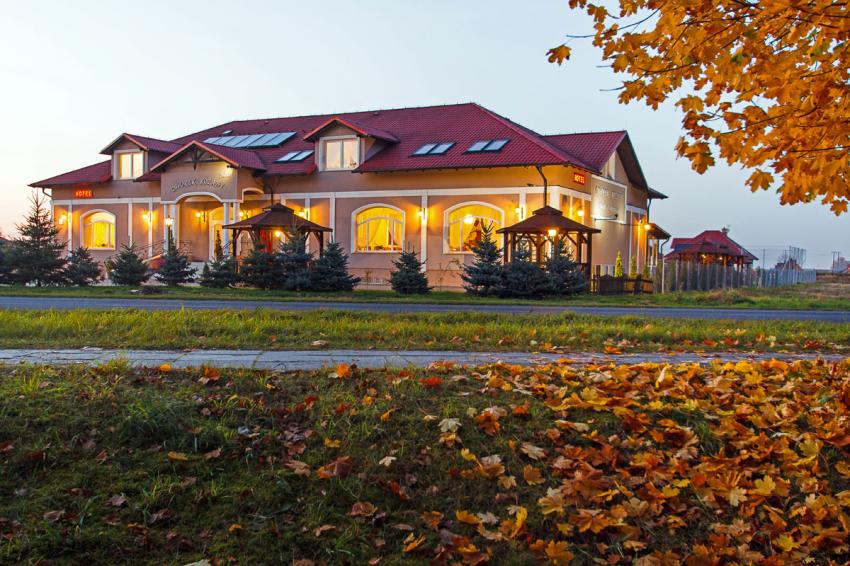 Dworek Różany - Hotel & Restaurant