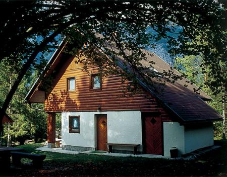 METKA ZUPANČIČ - SOBODAJALKA