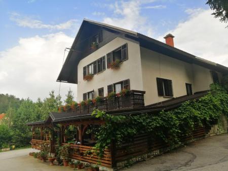 Pension Guest House Kmečki Hram_winter Pension Guest House Kmečki Hram_winter