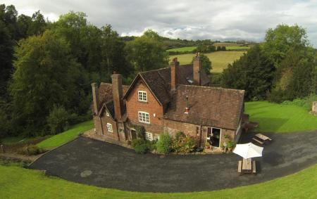 Worralls Grove Farmhouse Bed& Breakfast