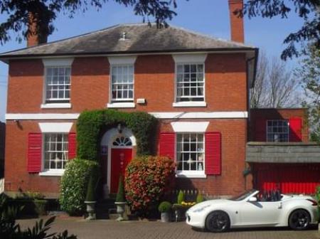Holly House Bed and Breakfast and Aylestone Hill Apartments