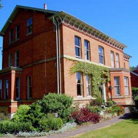 Bed & Breakfast Cornerstones Guest House Bed & Breakfast Cornerstones Guest House