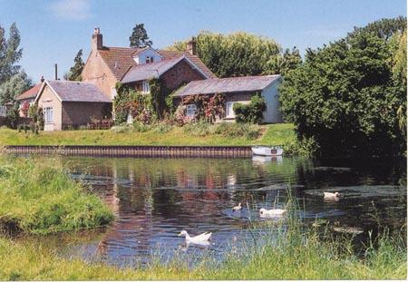 Crosskeys Riverside House