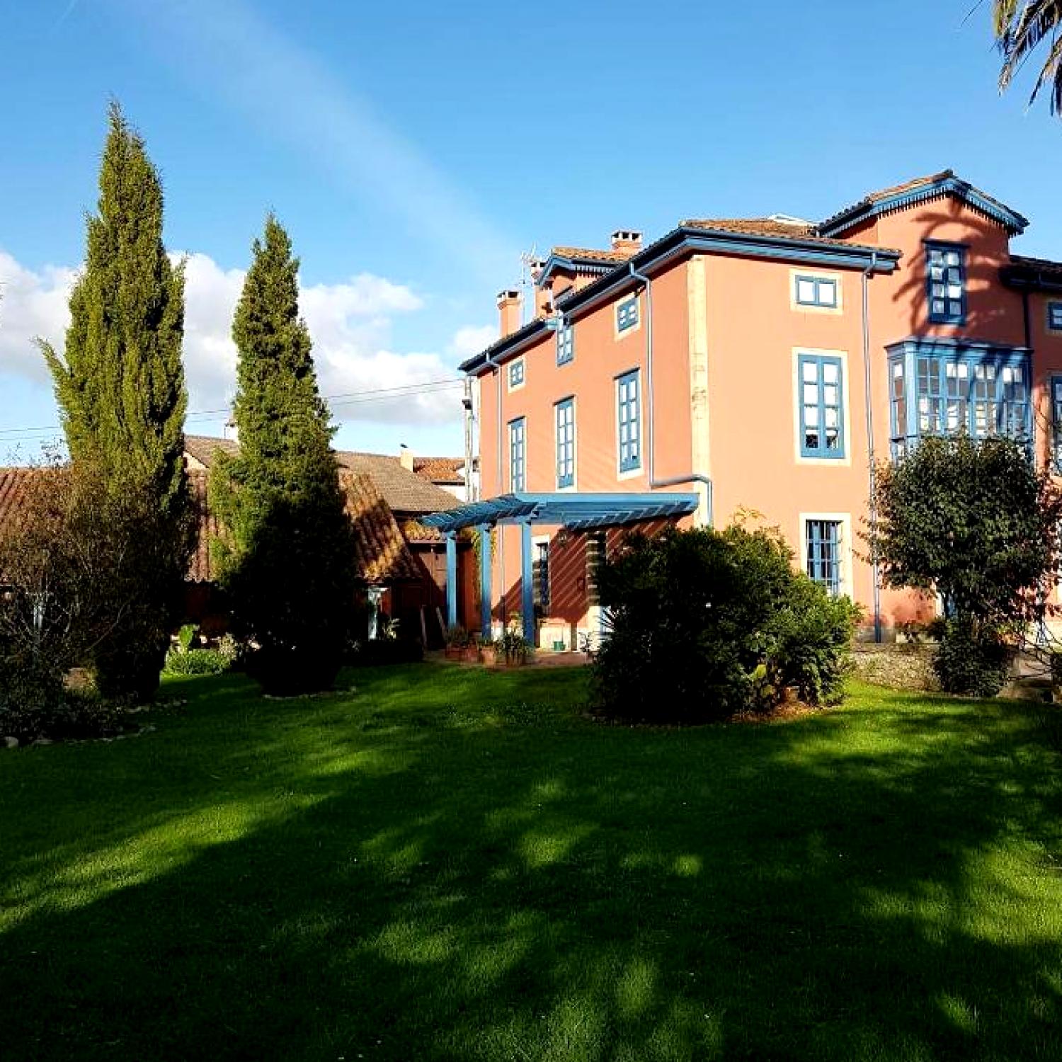 Casona Azul de Corvera