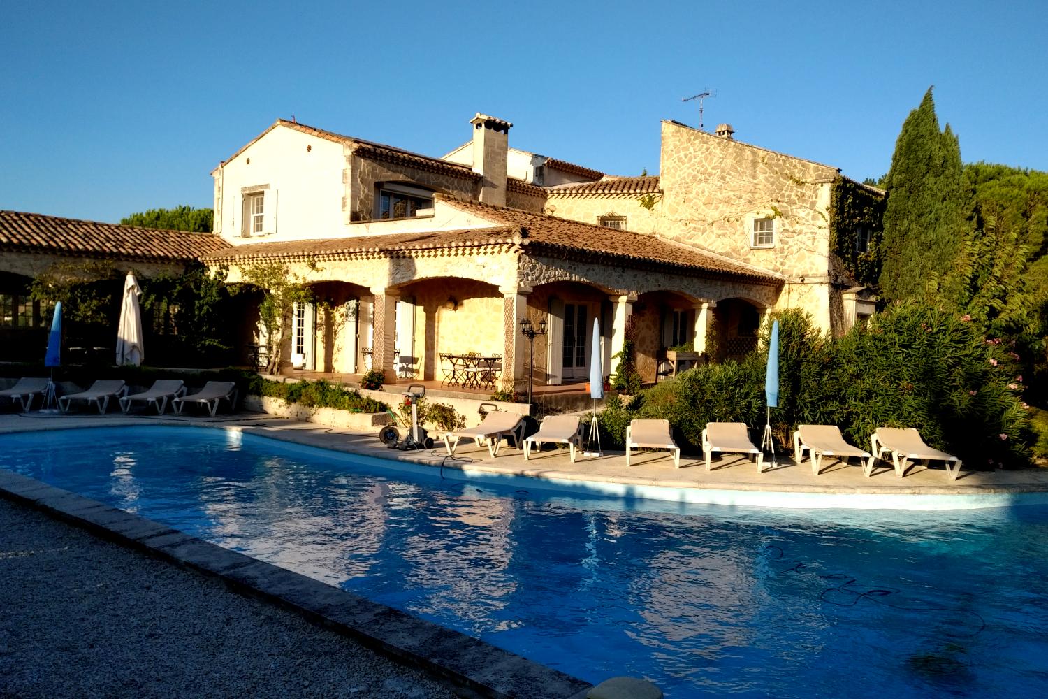 Mas Saint-Victor Fontvieille