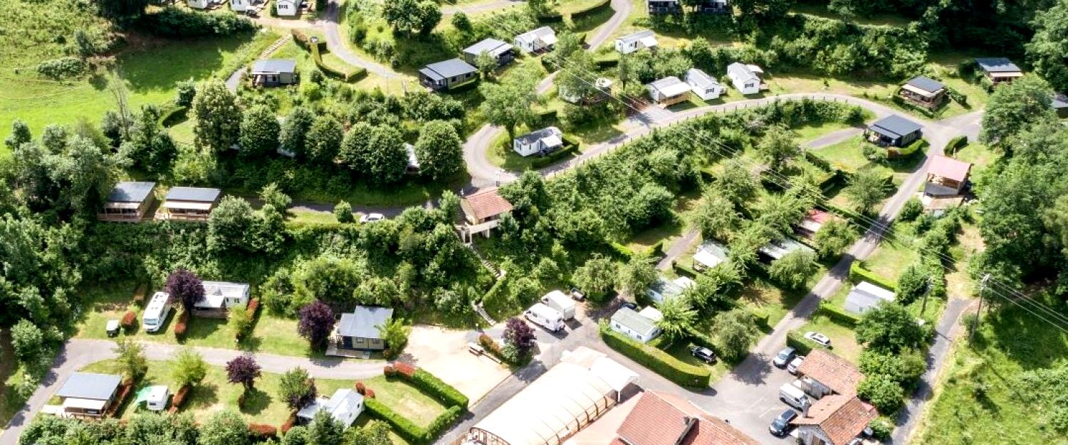 Camping Cantal: La Pommeraie Camping Cantal: La Pommeraie