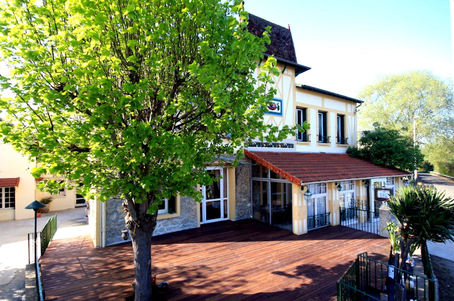 Restaurant de lAuberge des Écluses.
