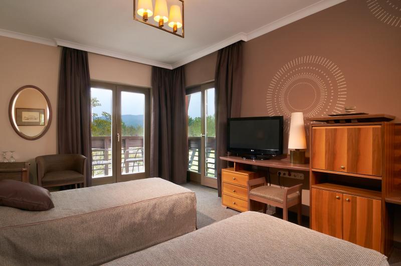 Hotel Pest megye + Donuaknie