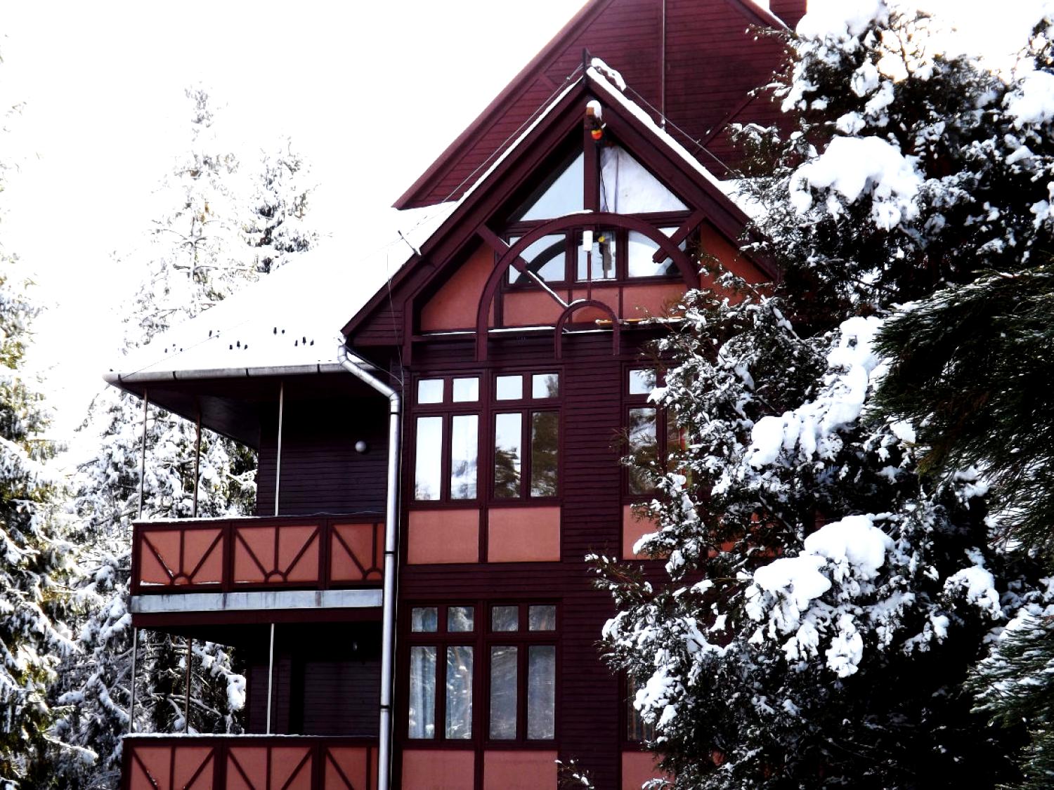 Ezüstfenyő Hotel Kft.