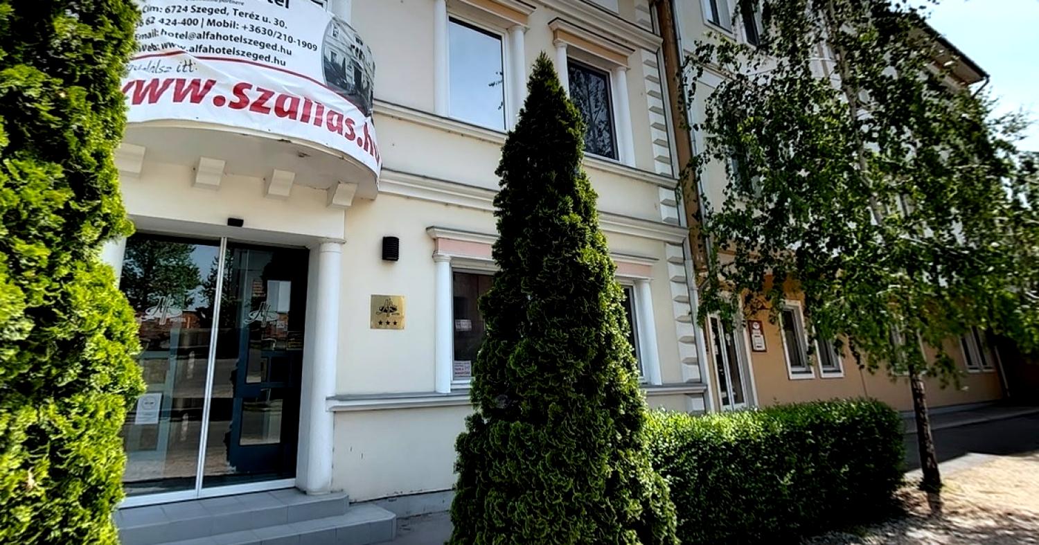 Tisza Alfa Hotel