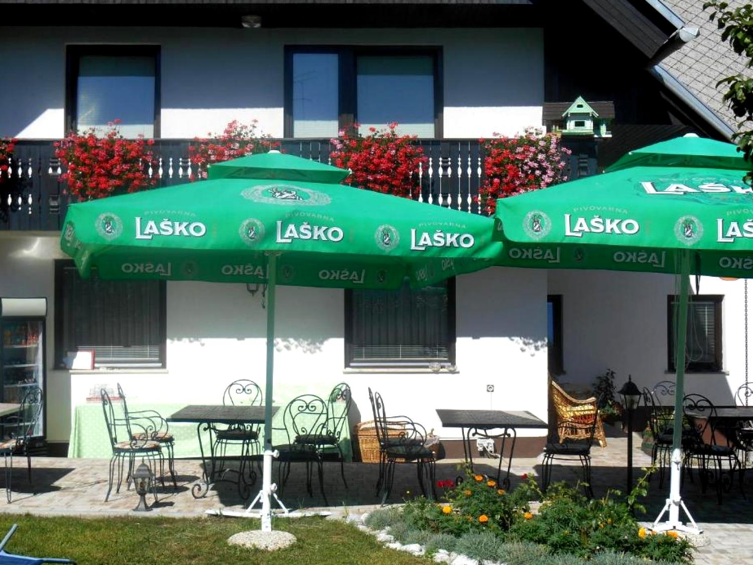 Apartments & Rooms Preseren