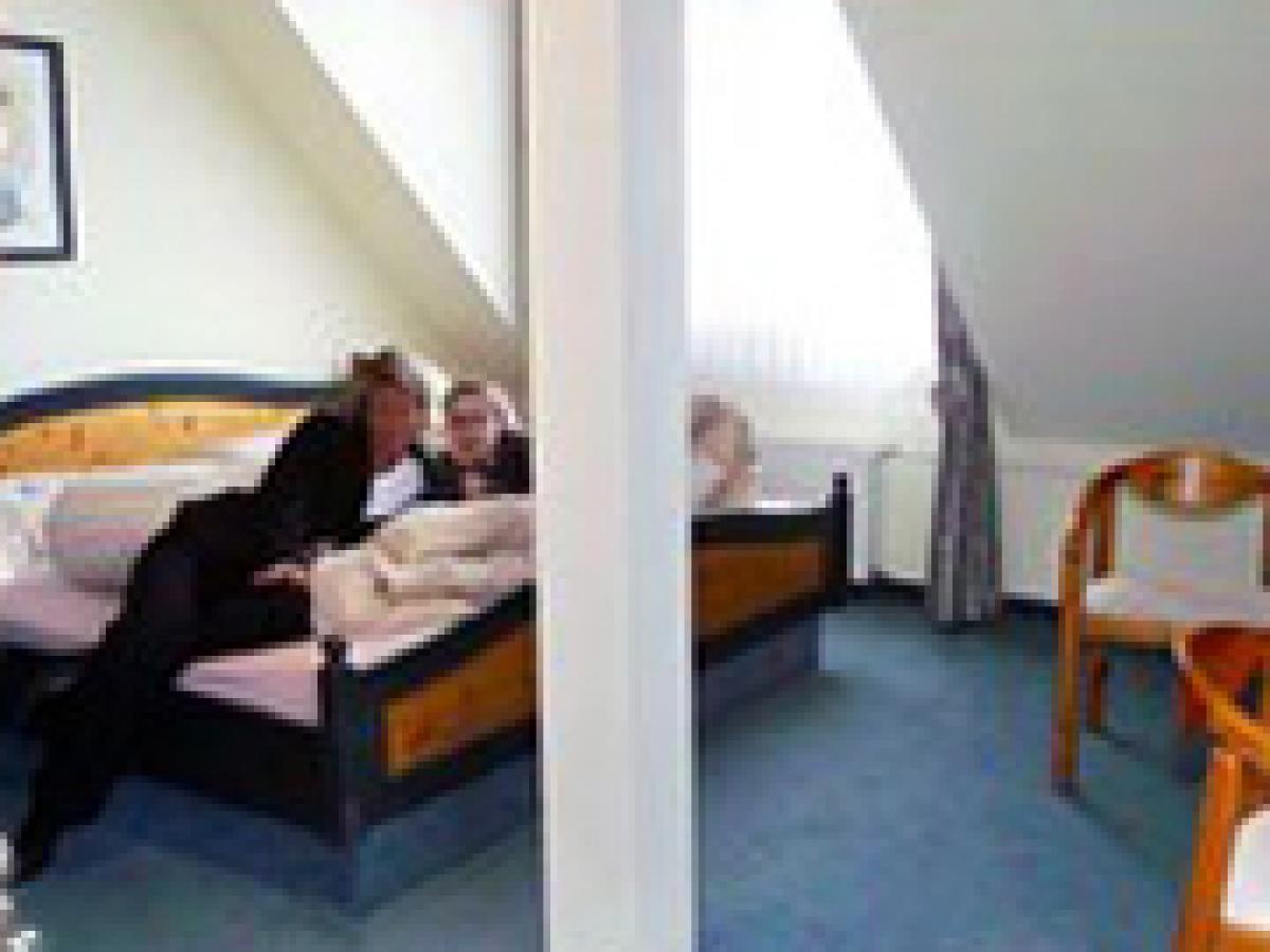 16-3002-34379 Hotel Zur Kaiserpfalz | Hotel•Spa•Camping