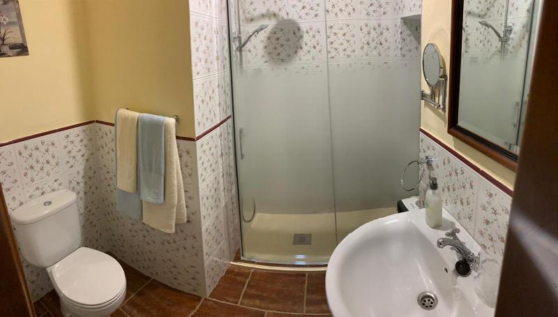BAÑO 1.jpg