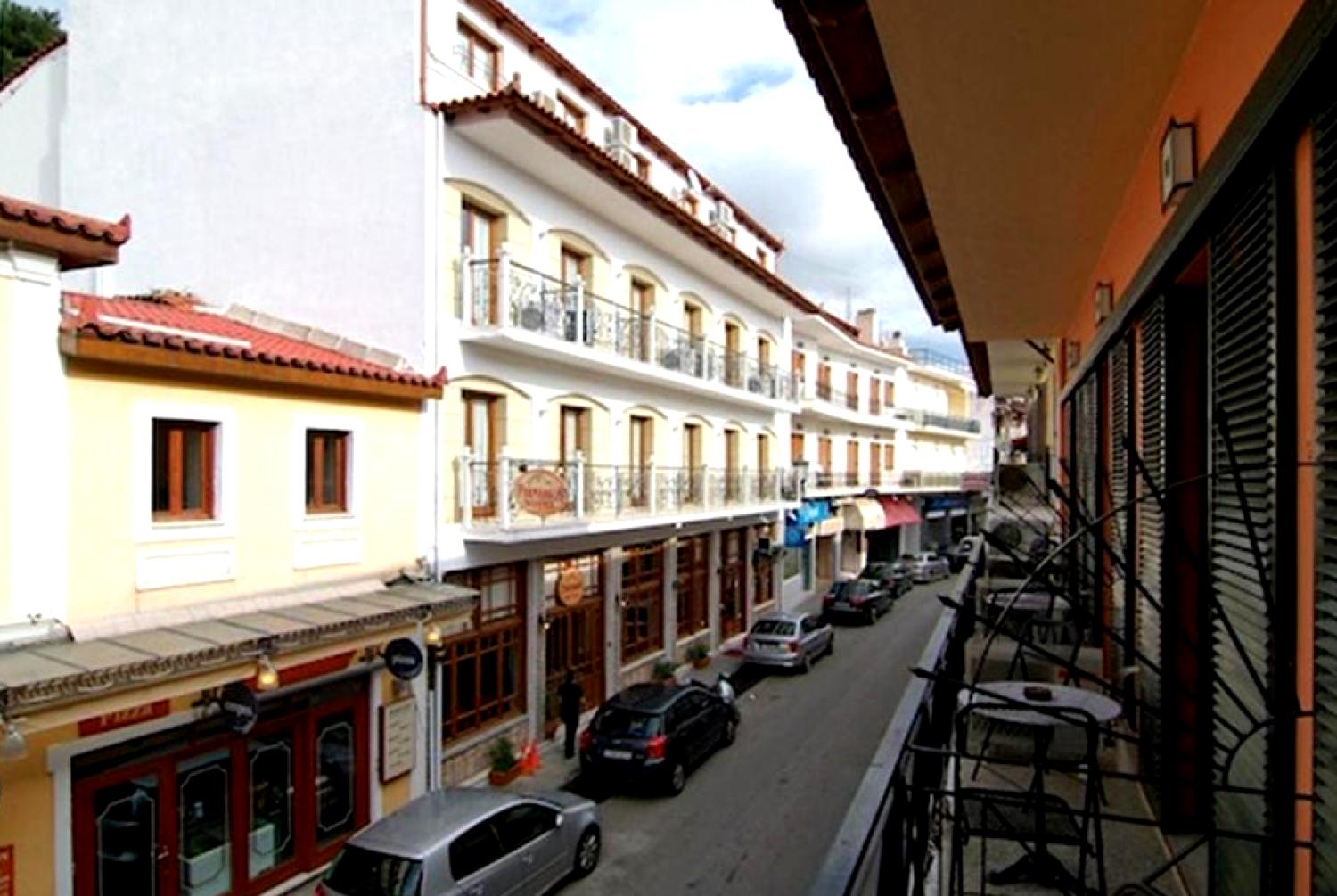 Hotel Varonos