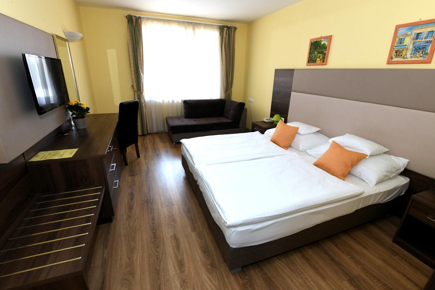 Hotel Közép-Dunántúl