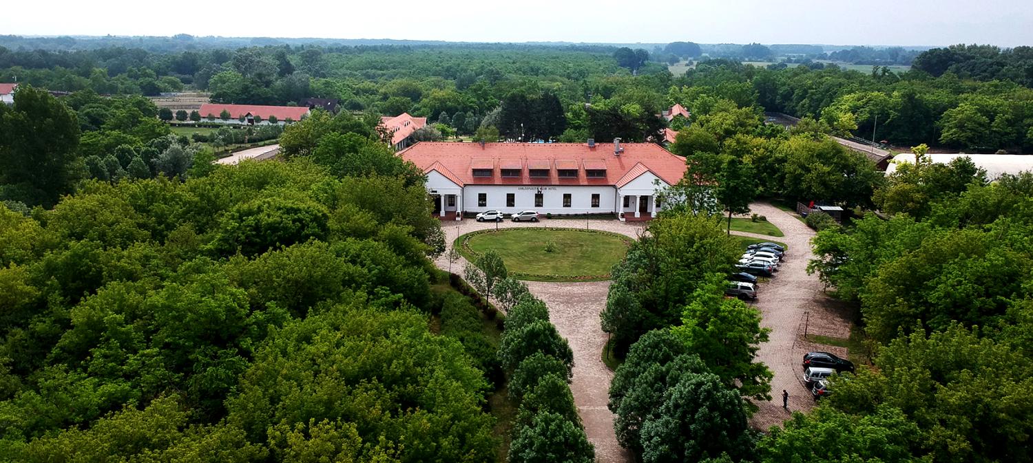 Sarlóspuszta Club Hotel