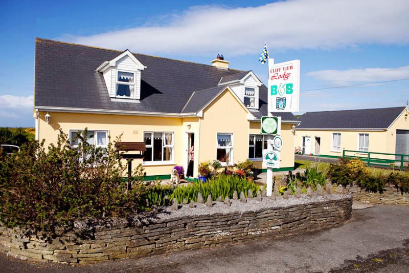 cliffview-lodge-bed-breakfast.jpg