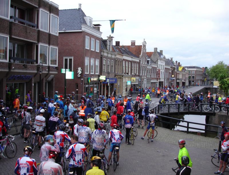 Bolsward_-_Elfstedenrijwieltocht-1-.jpg